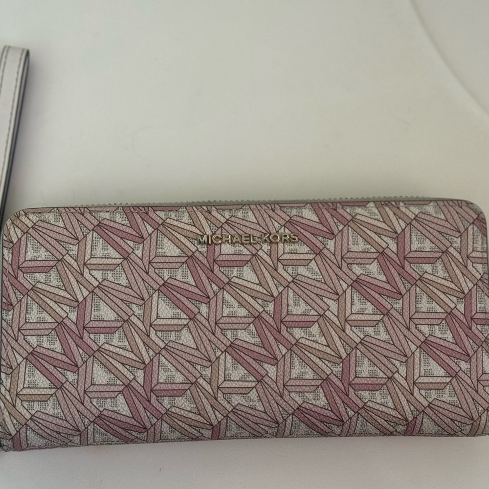 Micheal Kors wallet